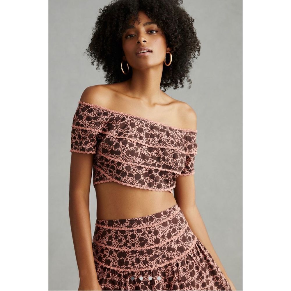 By Anthropologie Off-the-Shoulder Top in Brown Motif‎